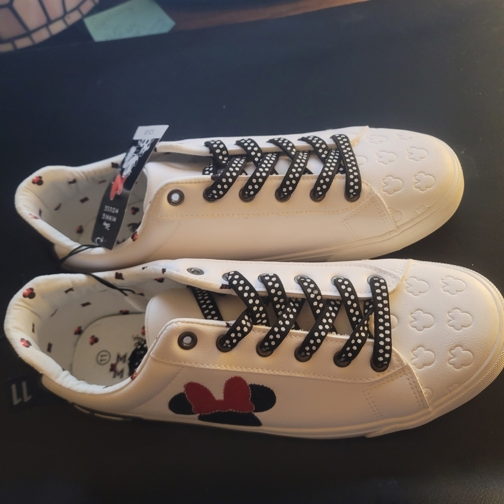 Women's Size 11 Minnie Mouse Tennis Shoes - White with Black and Red - Picture 2 of 5